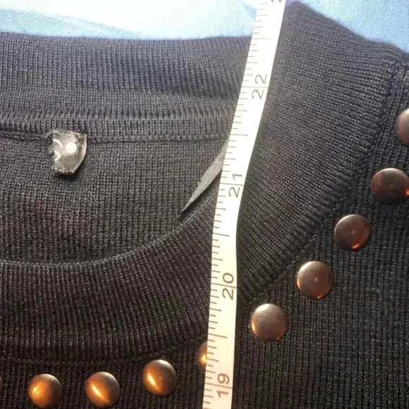 VENUS Women’s Black Long Sleeve Top with silver button accents M XL - Picture 15 of 16